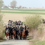 Wielkanocna procesja konna w Ostropie