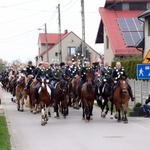 Wielkanocna procesja konna w Ostropie