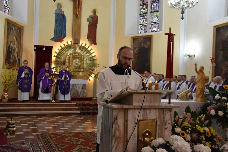 Przasnysz. Pogrzeb o. Władysława Zyśka CP