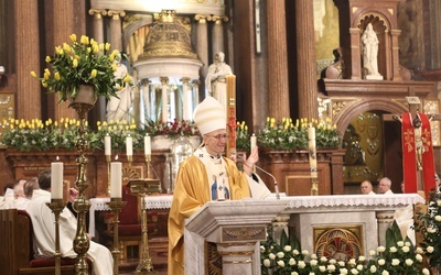 Abp Galbas: Wszyscy jesteśmy w zwycięskiej drużynie zmartwychwstałego Pana