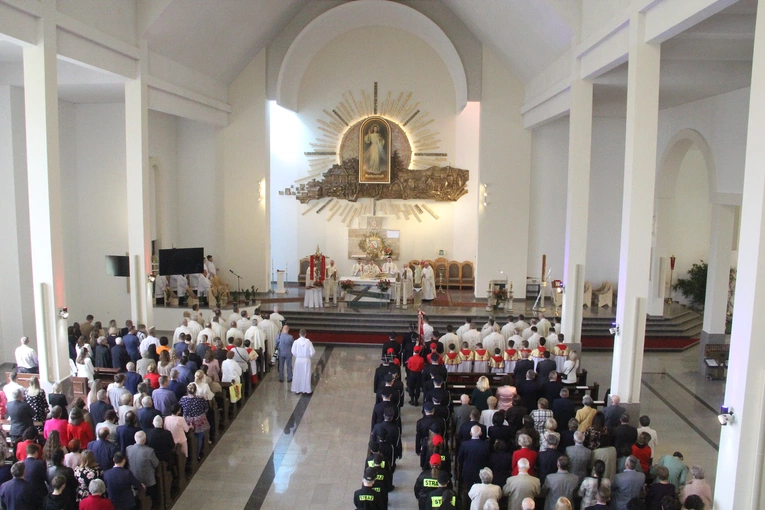 Stary Sącz. Dedykacja kościoła pw. Bożego Miłosierdzia