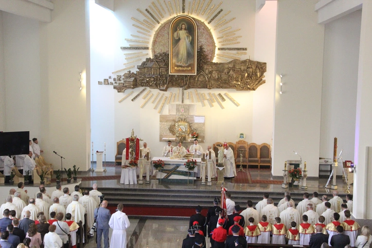 Stary Sącz. Dedykacja kościoła pw. Bożego Miłosierdzia