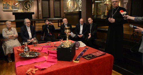 Diecezja opolska otrzymała osobiste rzeczy bp. Józefa Nathana