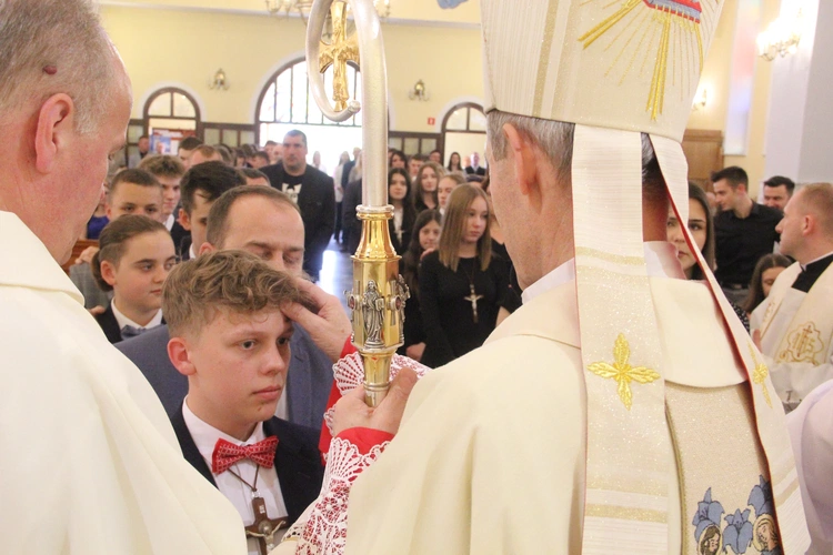Bierzmowanie w Dębicy-Latoszynie 2024