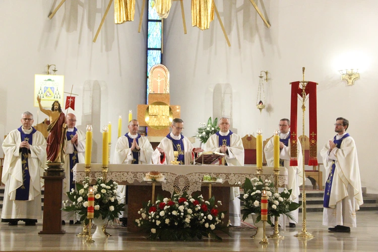 Bierzmowanie u Matki Bożej Anielskiej w Dębicy