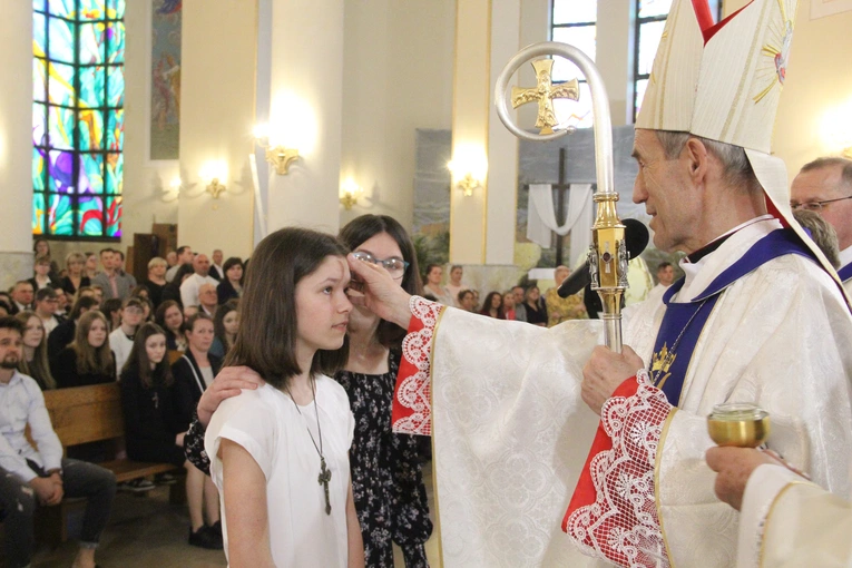 Bierzmowanie u Matki Bożej Anielskiej w Dębicy