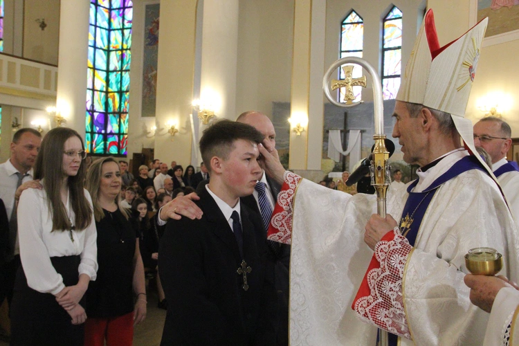 Bierzmowanie u Matki Bożej Anielskiej w Dębicy