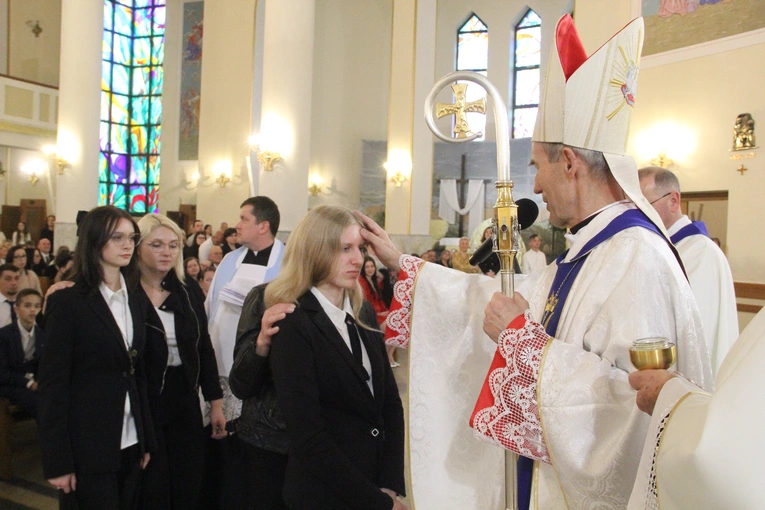 Bierzmowanie u Matki Bożej Anielskiej w Dębicy