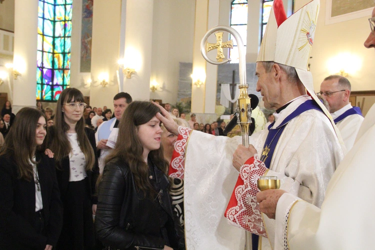 Bierzmowanie u Matki Bożej Anielskiej w Dębicy