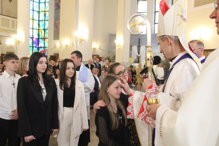 Bierzmowanie u Matki Bożej Anielskiej w Dębicy