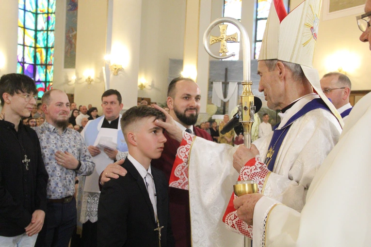 Bierzmowanie u Matki Bożej Anielskiej w Dębicy