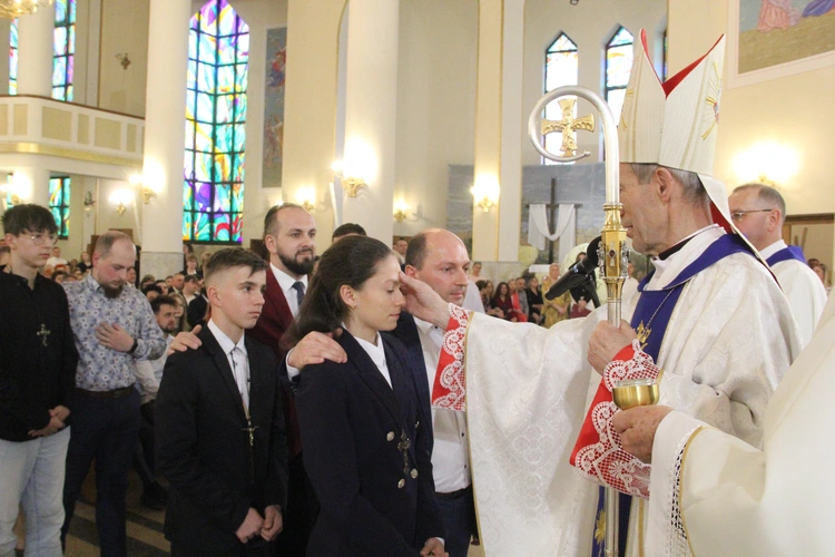 Bierzmowanie u Matki Bożej Anielskiej w Dębicy