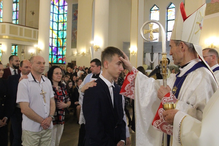 Bierzmowanie u Matki Bożej Anielskiej w Dębicy