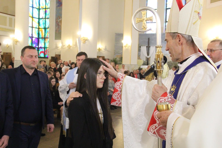 Bierzmowanie u Matki Bożej Anielskiej w Dębicy