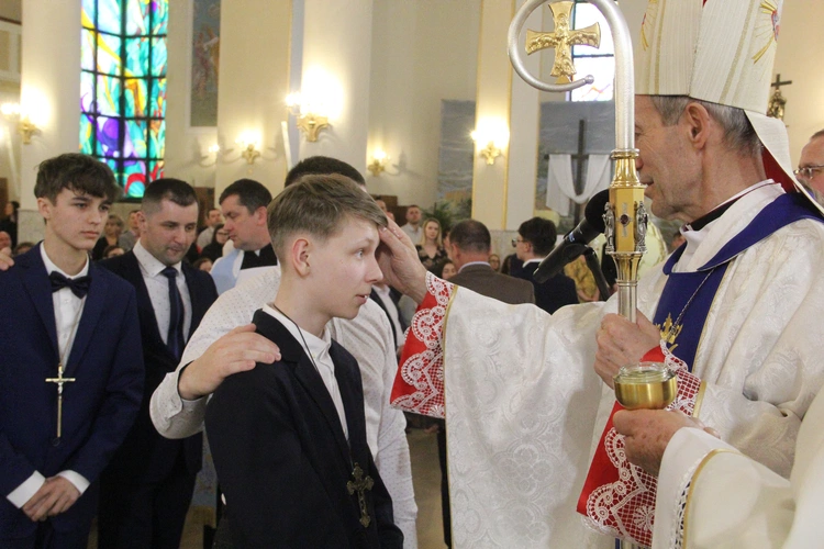 Bierzmowanie u Matki Bożej Anielskiej w Dębicy