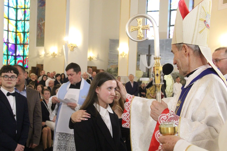 Bierzmowanie u Matki Bożej Anielskiej w Dębicy