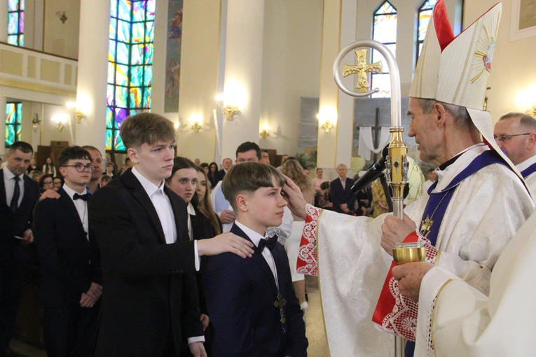 Bierzmowanie u Matki Bożej Anielskiej w Dębicy