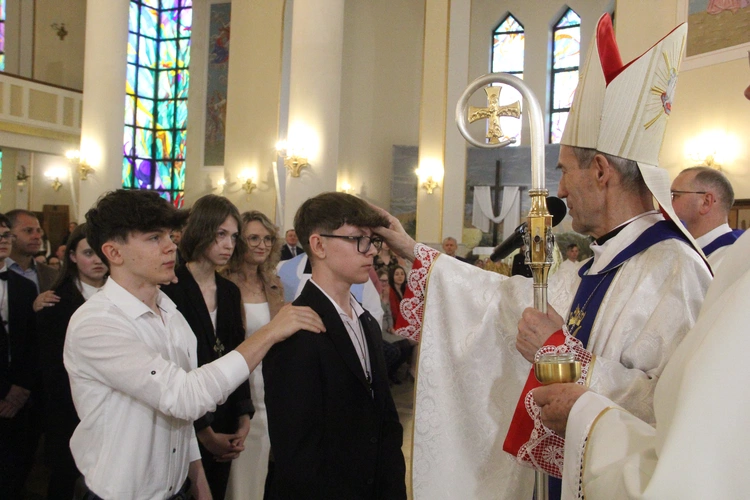 Bierzmowanie u Matki Bożej Anielskiej w Dębicy