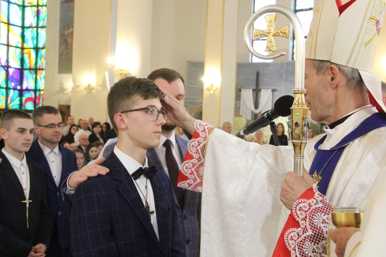 Bierzmowanie u Matki Bożej Anielskiej w Dębicy