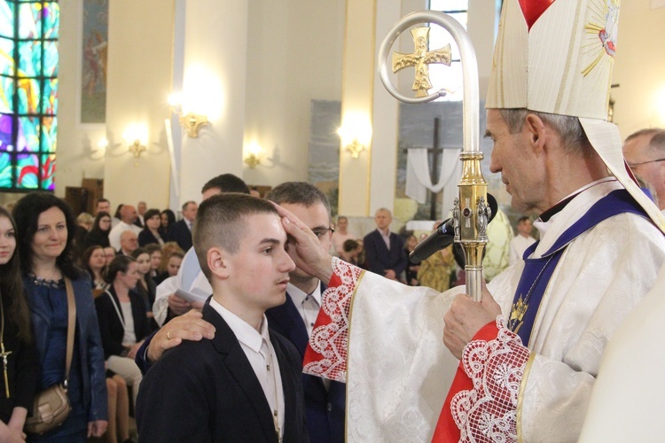 Bierzmowanie u Matki Bożej Anielskiej w Dębicy