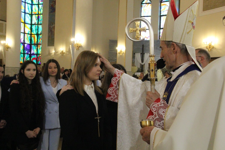 Bierzmowanie u Matki Bożej Anielskiej w Dębicy