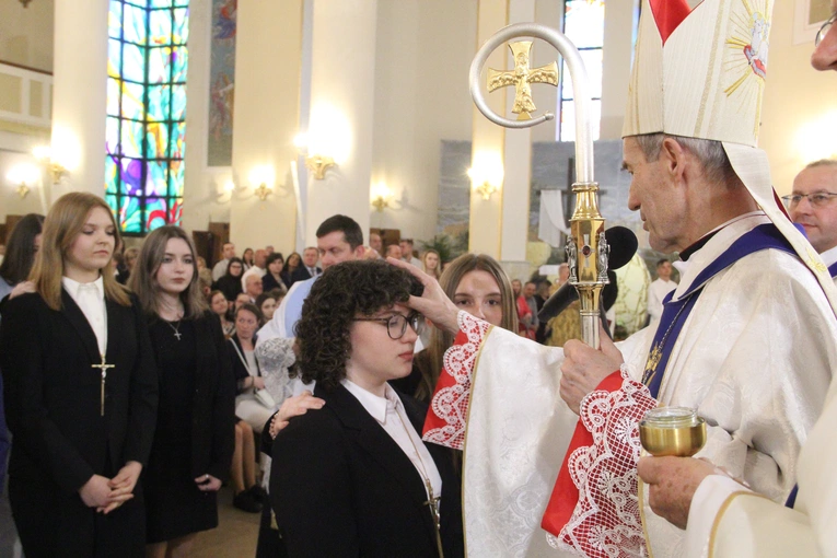 Bierzmowanie u Matki Bożej Anielskiej w Dębicy