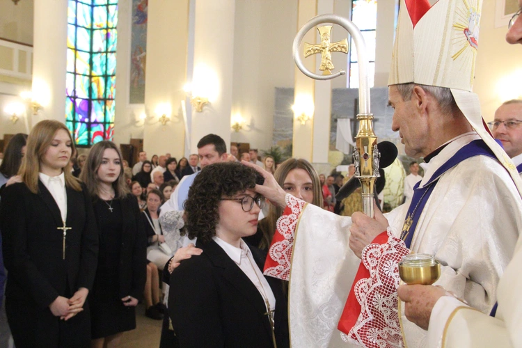 Bierzmowanie u Matki Bożej Anielskiej w Dębicy