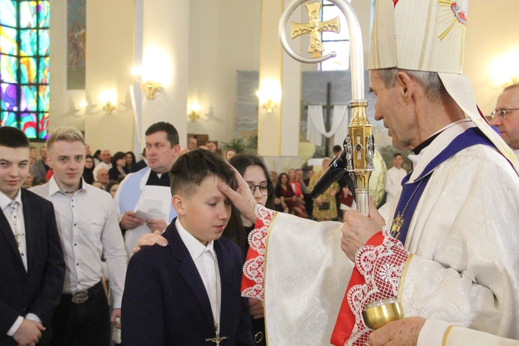 Bierzmowanie u Matki Bożej Anielskiej w Dębicy