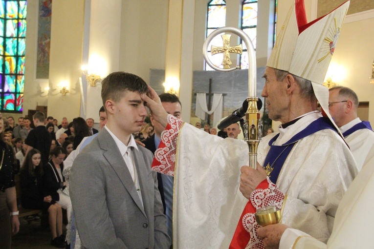 Bierzmowanie u Matki Bożej Anielskiej w Dębicy