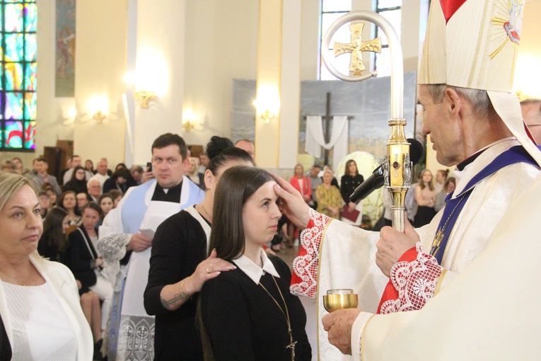 Bierzmowanie u Matki Bożej Anielskiej w Dębicy