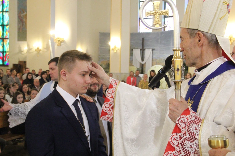 Bierzmowanie u Matki Bożej Anielskiej w Dębicy