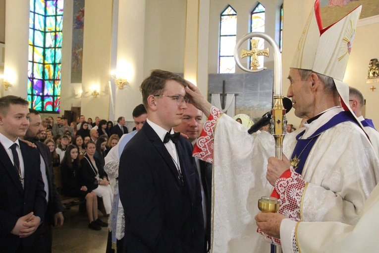 Bierzmowanie u Matki Bożej Anielskiej w Dębicy