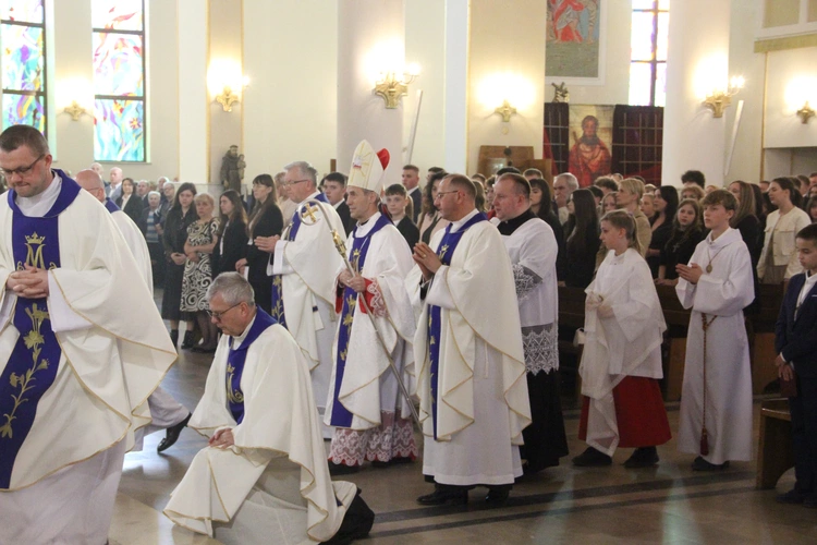 Bierzmowanie u Matki Bożej Anielskiej w Dębicy