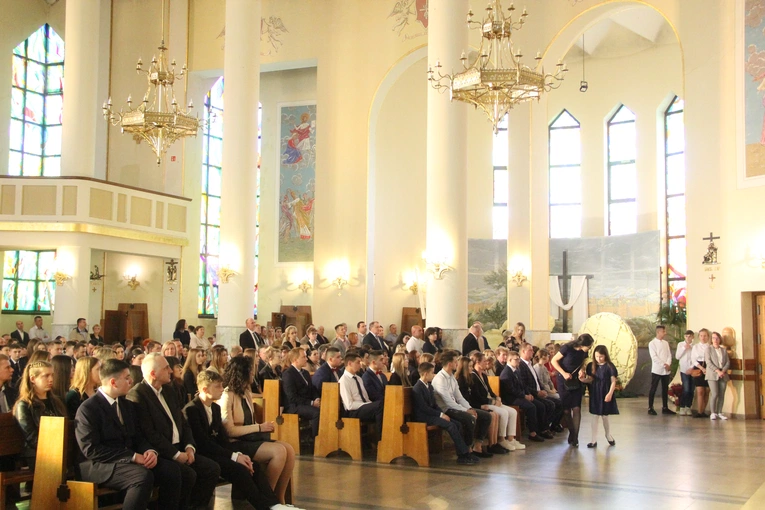 Bierzmowanie u Matki Bożej Anielskiej w Dębicy