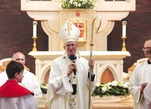Na zakończenie uroczystości arcybiskup podziękował zgromadzonym za ciepłe przyjęcie we wspólnocie parafialnej.