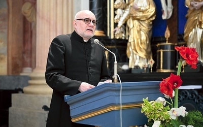 Ks. Andrzej Draguła w czasie jednej ze swoich konferencji.