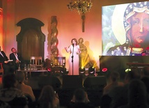 Podczas koncertu Halina Frąckowiak wykonała pieśń poświęconą Maryi – „Panno Pszeniczna”,  a także „Pieśń o słońcu niewyczerpanym” do słów Karola Wojtyły.