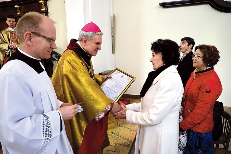 Laureatka otrzymała wyróżnienie za działalność prorodzinną.