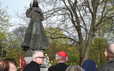 Kardynał prosił, by jak najczęściej modlić się słowami „Jezu, ufam Tobie” i dziękować Bogu za to, że otworzył ludziom drogę do nieba.