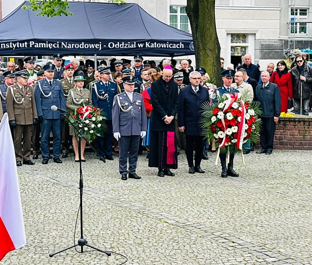 Abp Galbas: To nie śmierć rozdziela ludzi, ale brak pamięci i brak miłości