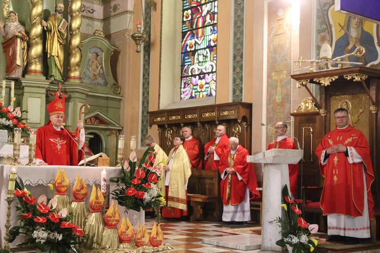 Bierzmowanie w Mikluszowicach 2024