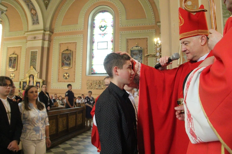 Bierzmowanie w Mikluszowicach 2024