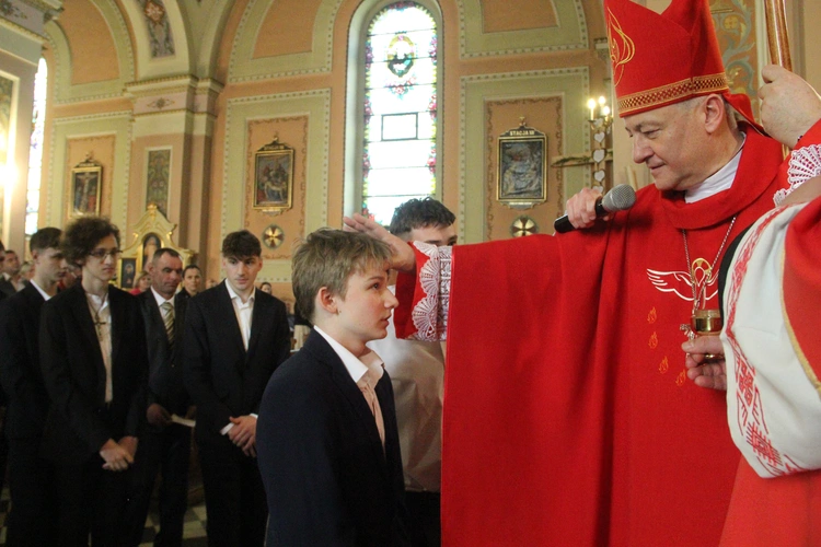 Bierzmowanie w Mikluszowicach 2024