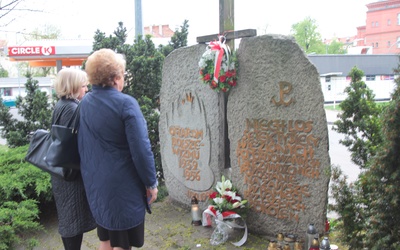 Uczcili ofiary Katynia i Smoleńska