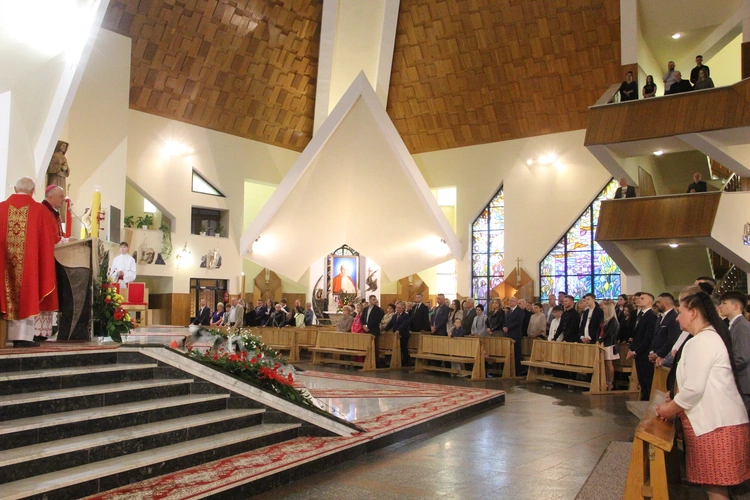 Tarnów. Bierzmowanie w Miłosierdziu Bożym