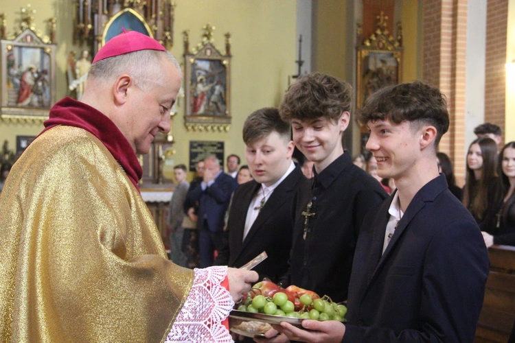 Tarnów. Bierzmowanie u misjonarzy