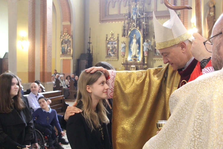 Tarnów. Bierzmowanie u misjonarzy