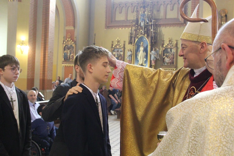 Tarnów. Bierzmowanie u misjonarzy