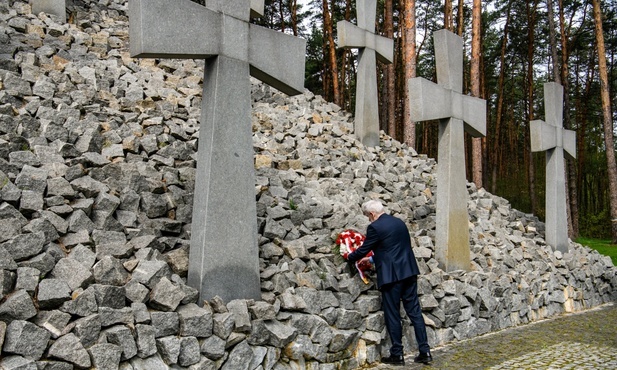 W Bykowni pod Kijowem oddano hołd ofiarom zbrodni katyńskiej