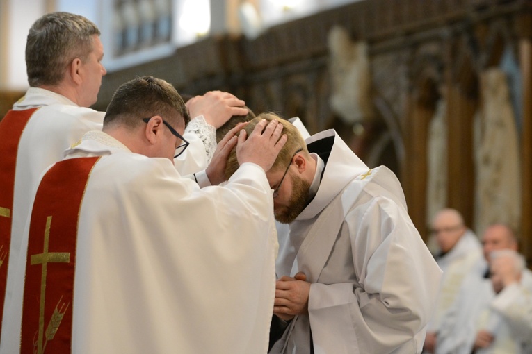 Święcenia kapłańskie u franciszkanów